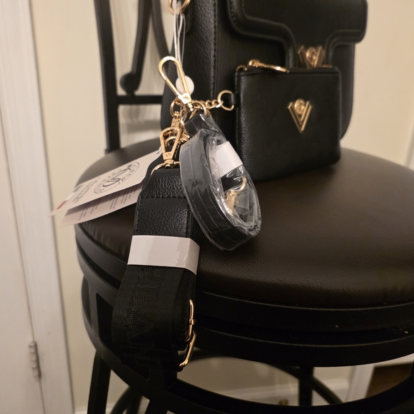 NWT Valentino Orlandi Black Crossbody with Gold Accents And 2 Removable Straps - Picture 4 of 11